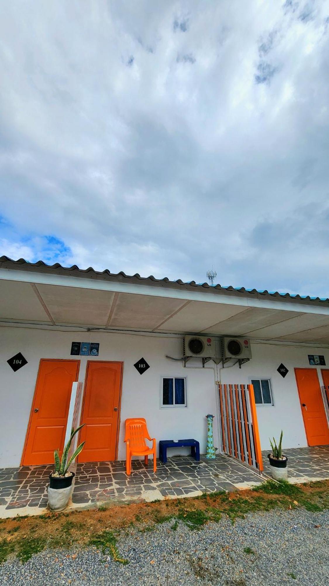 Ingpha Room For Rent Satun Eksteriør bilde